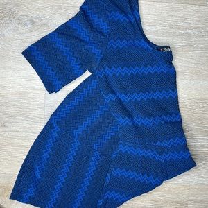 Blue chevron pattern dress